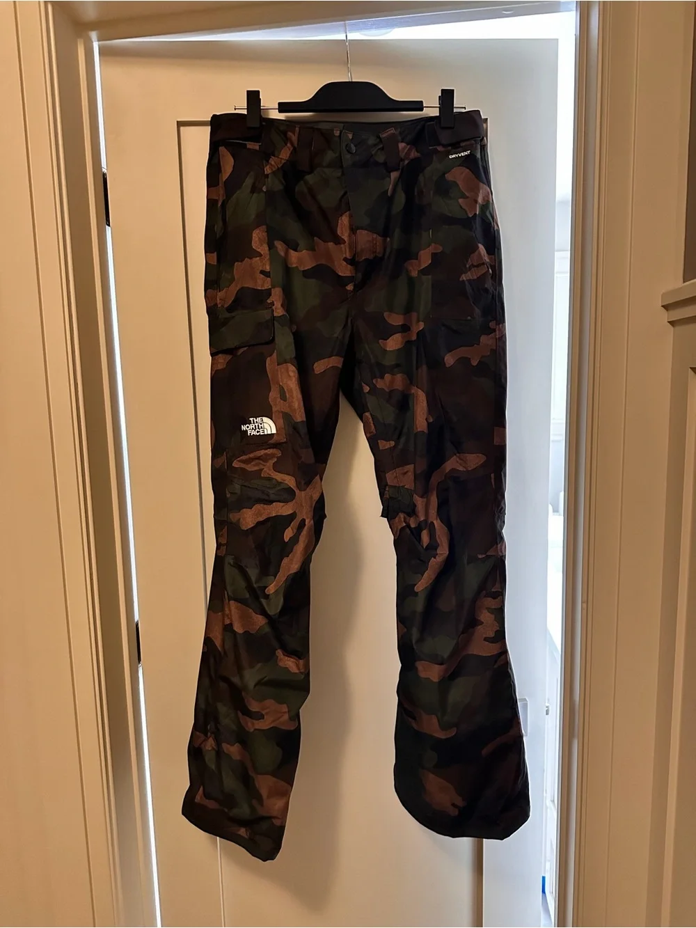 The North Face Men’s Camouflage Snowboard/Ski Pants in Green and Brown